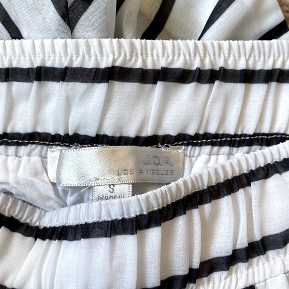 J.O.A. Los Angeles Tie Front Shorts - Picture 7 of 8